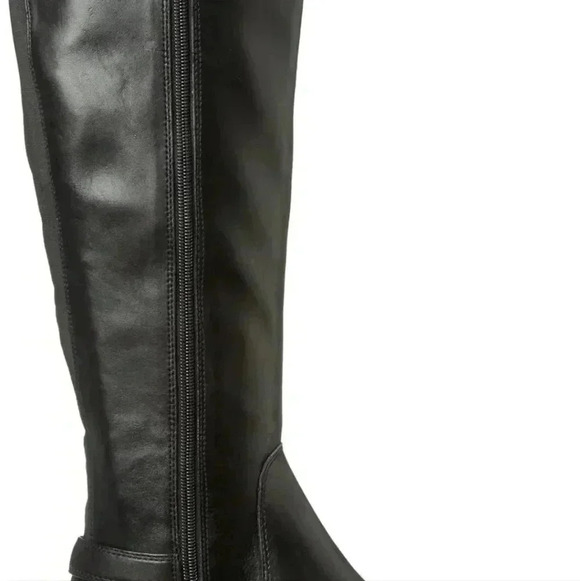 Vince Camuto - Picture 12 of 16